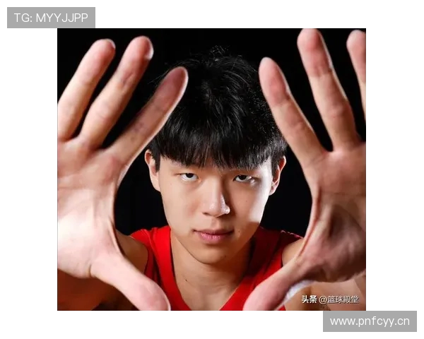 媒体人称赞杨瀚森聪明且心态积极期待他在时间与耐心中成长